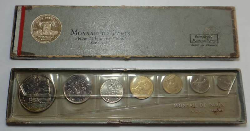 France: "Fleurs" de Coins Set of 1965 incl. 2 in Silver