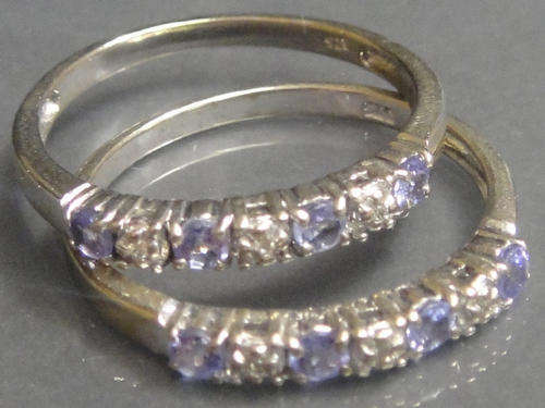 *** PAIR of 9ct White GOLD Tanzanite Rings (Matching Pair) ***