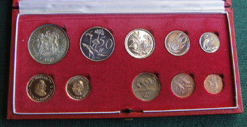 1966 LONG Proof Set with R2 and R1 minted in 22-carat GOLD