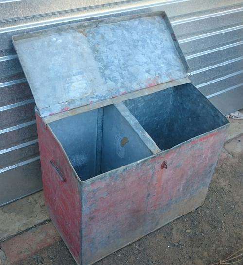 Flour, grain, maize tin bin