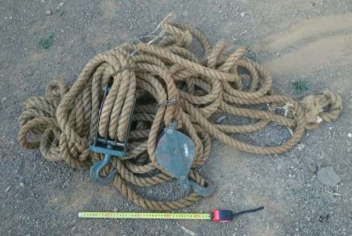Steel pulley set with rope as per photo