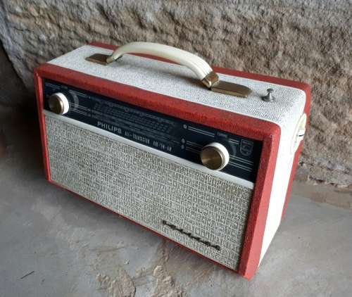 Vintage PHILIPS radio
