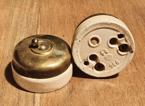 2 Vintage ligth switches as per photo