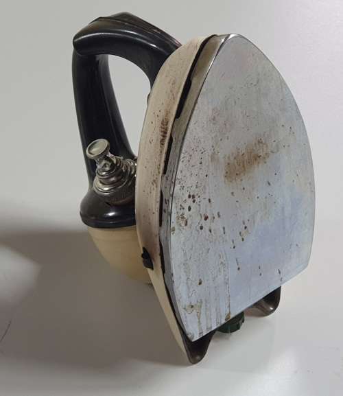Vintage TILLEY model D.N. 250 domestic Iron - made in England with users manual as per photos