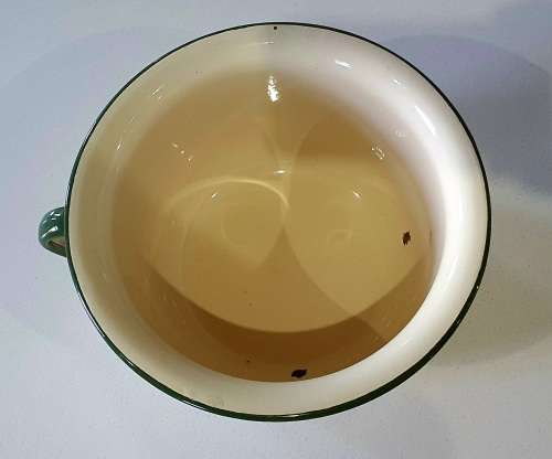Enamel bedpan (Koos) as per photo