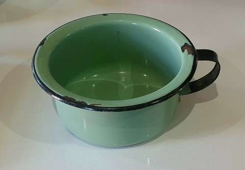 Enamel bedpan (Koos) as per photo