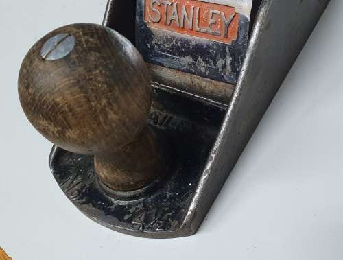 Vintage STANLEY BAILEY N0.4 1/2 hand plane, made in England as per photo.