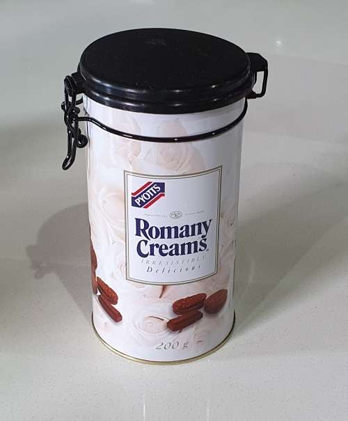ROMANY CREAMS tin as per photos