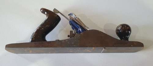 Vintage RECORD no.5 hand plane, made in England as per photo.