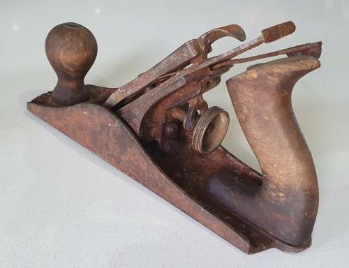 Vintage RECORD no.4 hand plane (STANLEY blade), made in England as per photo.