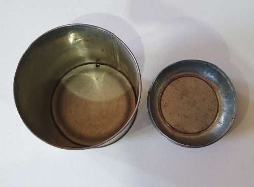 Old vintage 1LB. Five Roses tee tin as per photos