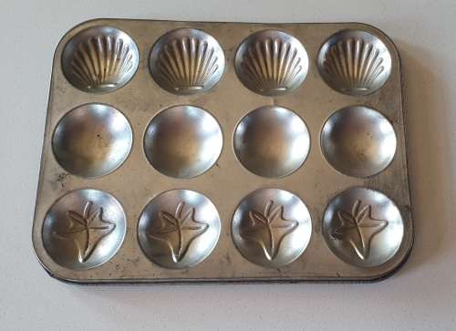 Vintage baking tray tin pan as per photo
