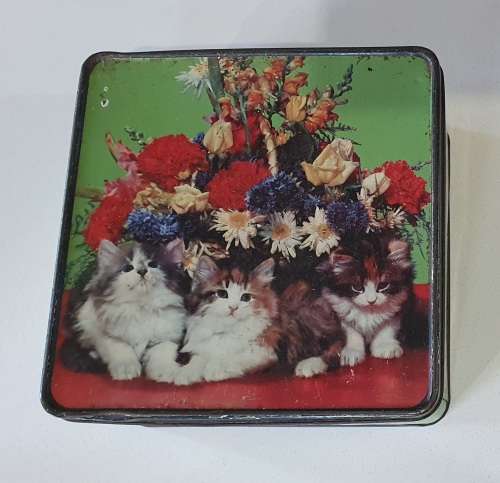Vintage 4LB  BAKERS Ltd tin as per photos