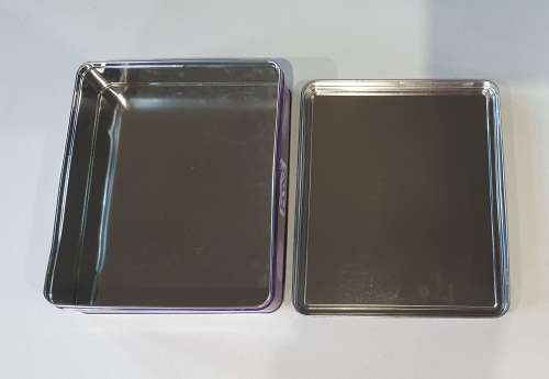 FOX`s biscuits tin as per photos