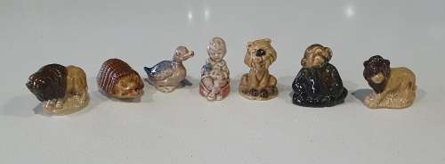 7 Miniature Wade ornament figures as per photo