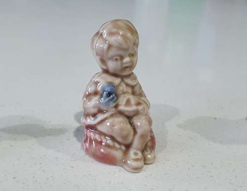 7 Miniature Wade ornament figures as per photo