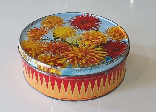 WESTON`S 2 lbs biscuits tin, Springs, Transvaal, as per photo