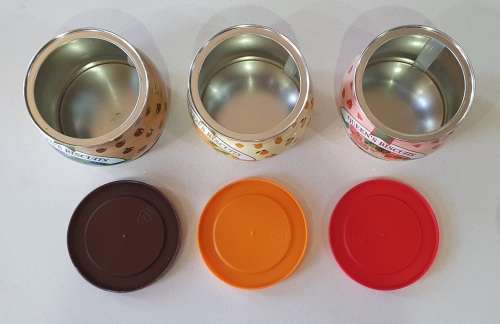 3x QUEEN`s biscuits tin as per photo