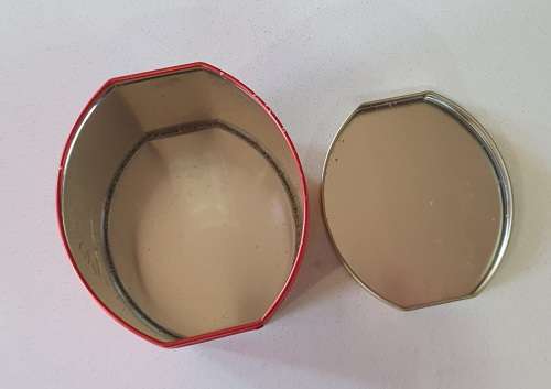 Red tin as per photo