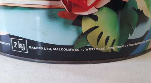 BAKERS 2 kg biscuits tin as per photos