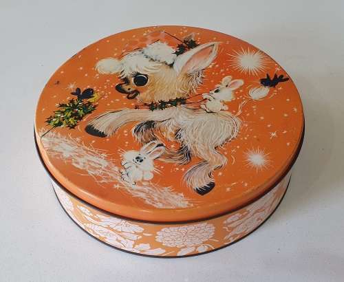 PYOTTS 1 kg biscuits tin as per photos