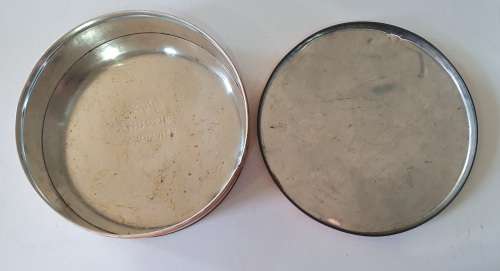 PYOTTS 1 kg biscuits tin as per photos