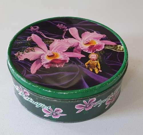 PYOTTS biscuits tin as per photos