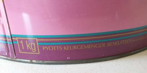 PYOTTS 1 kg biscuits tin as per photos