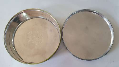 PYOTTS 1 kg biscuits tin as per photos