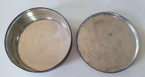 PYOTTS 1 kg biscuits tin as per photos