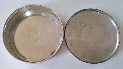 PYOTTS 1 kg biscuits tin as per photos