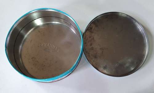 BAUMANN`s 1 kg biscuits tin as per photos