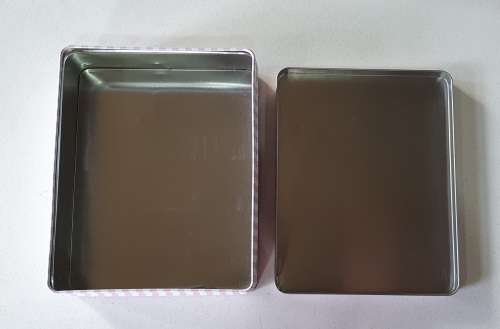 Tin container