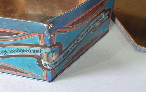 Biscuits tin as per photos