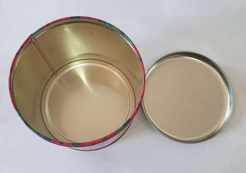 Woolworths 1kg biscuit tin as per photos