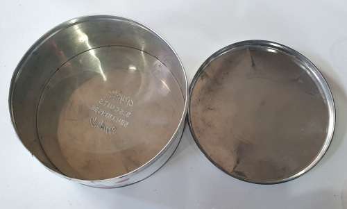 Pyotts 4lb beskuitjies tin as per photos
