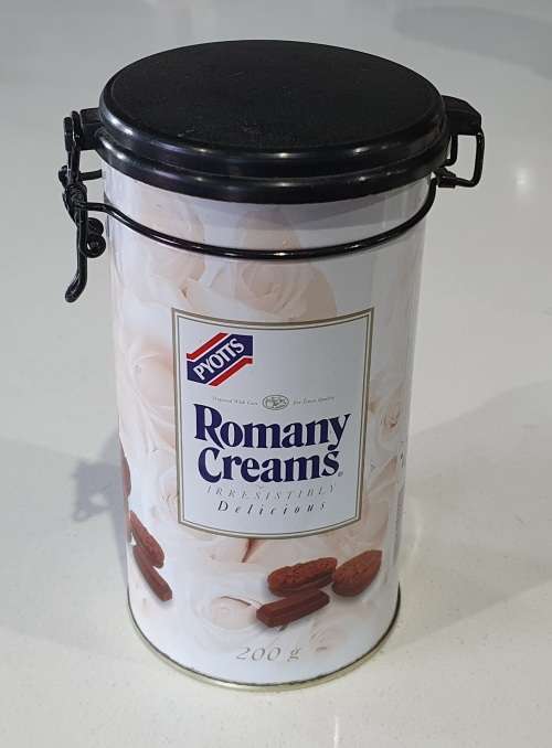 Pyotts Romany creams tin as per photos