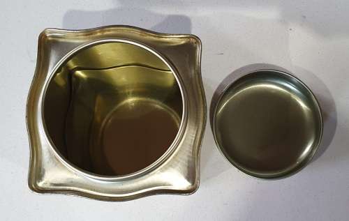Cat theme tin as per photos