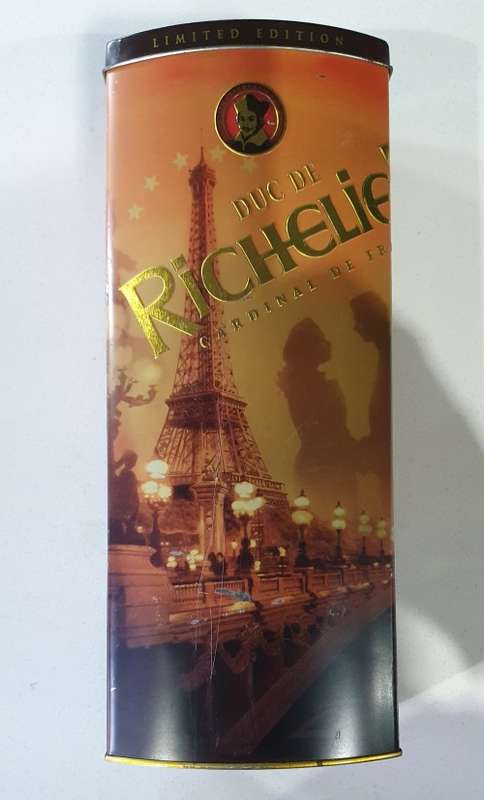 Richelieu limited edition tin as per photos