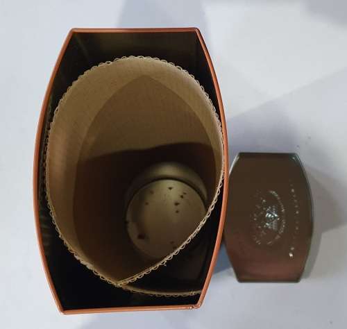 Richelieu limited edition tin as per photos