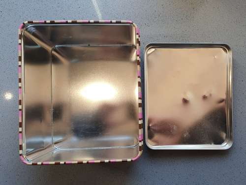 Wafer sticks tin as per photos