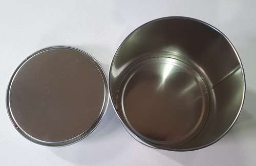 Crunchies tin as per photos