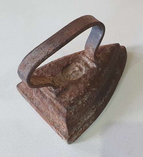Vintage cast iron, coal stove clothing Sad Iron as per photo