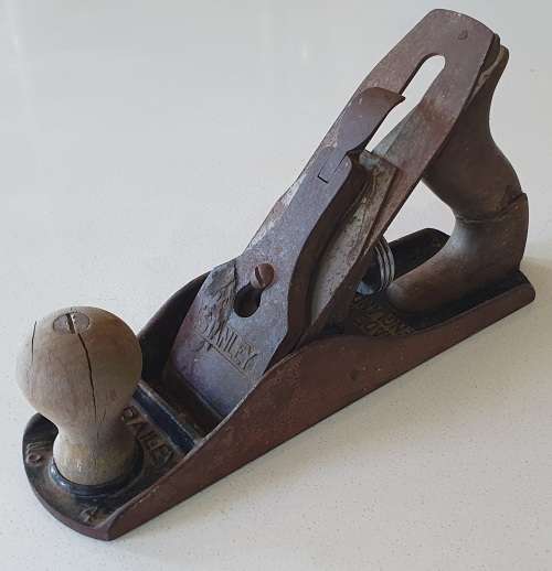 Vintage STANLEY BAILEY no.4 hand plane, made in England as per photo.