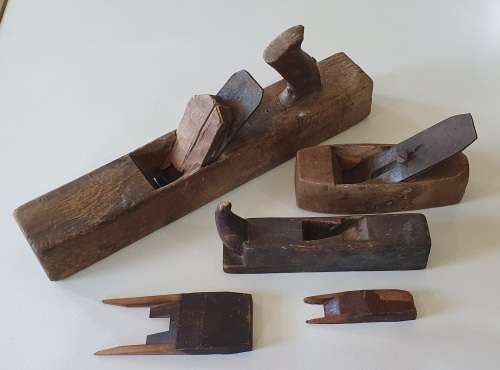 Vintage wooden hand plane and other wooden plane parts, as per photo.
