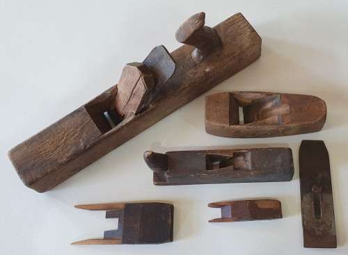 Vintage wooden hand plane and other wooden plane parts, as per photo.