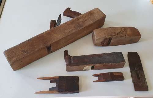Vintage wooden hand plane and other wooden plane parts, as per photo.