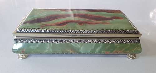 Vintage jewelry tin as per photos