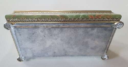 Vintage jewelry tin as per photos