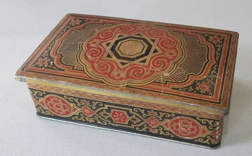 Vintage USE DEAL HANDKERCHIEFS tin